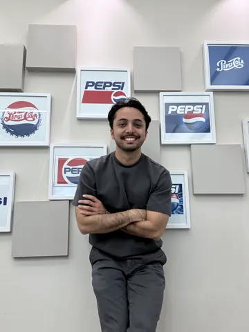 Victor en la oficina de Pepsi